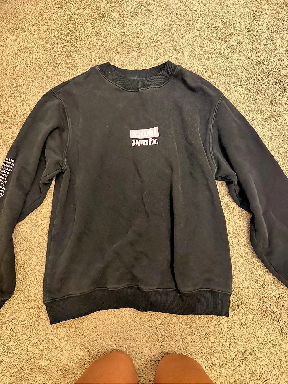 White Fox Graphic Long Sleeve Sweatshirt in Black Size Small